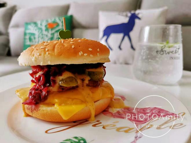 妈妈再也不用担心我去外面吃汉堡了！