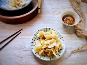 汤汁饱满，鲜香可口的冬瓜猪肉馅儿饺子上桌了，开吃吧！