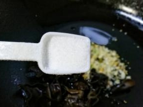 一勺盐。