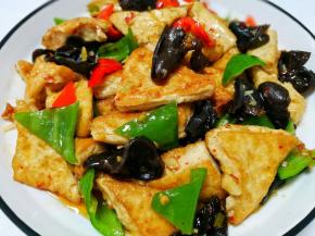 多吃了两碗米饭。