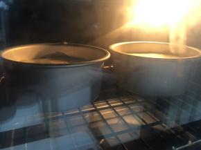 分装，震模，送入烤箱～150度，40分钟，湿润地区看着延长点时间～可根据情况延迟至50分钟