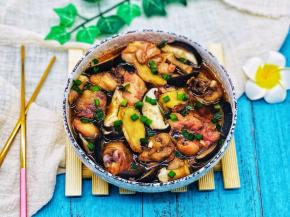 时间到了小心地取出，撒一些葱花即可。