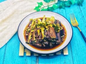 蒸茄子非常好吃，试试吧！