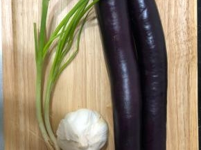 先把所需食材准备好。