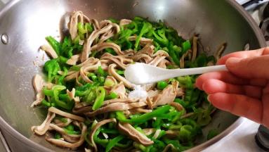 味精，翻炒均匀即可出锅。