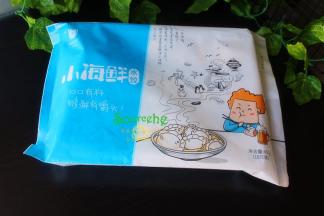 用的饺子是速冻虾仁饺子，皮薄馅大，很鲜美。