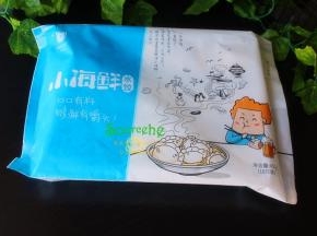 用的饺子是速冻虾仁饺子，皮薄馅大，很鲜美。
