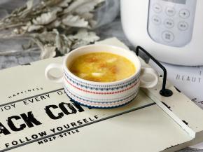 南瓜有甜味了，可以不加糖，如果喜欢甜口的，可以根据自己的口味适量加一些白糖食用哦。