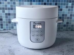 盖好盖子，插上电饭煲电源，按下“煮饭”键，电饭煲即开始工作，就无需看管啦！