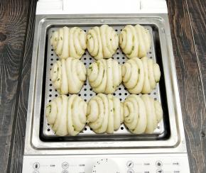 开火，蒸十分钟就可以啦