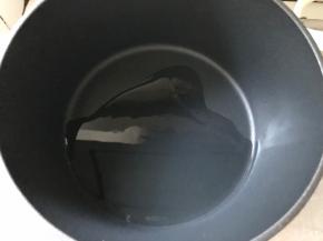 锅中加入玉米油小火加热