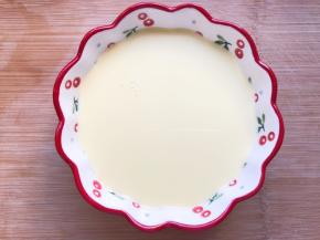 过筛好的布丁液