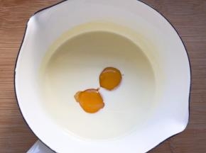 冷却后加入鸡蛋