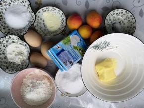 准备好所有材料，烤箱提前预热180度黄油提前软化好