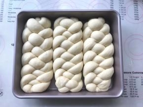 面团发酵好后，预热烤箱170度
