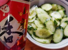 最后倒入几滴香油，搅拌下，即可食用了，简单又快手超级棒。