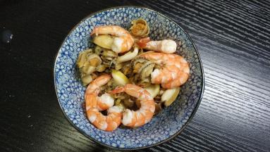 熟海鲜一碗（鲜鲍片、虾仁、鲜瑶柱）