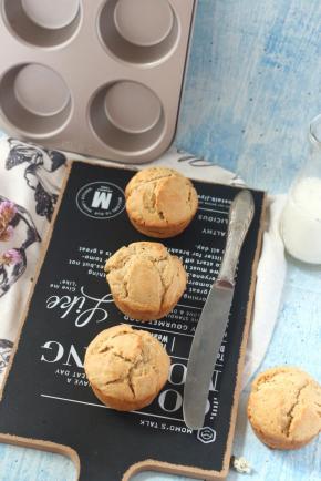 8出炉脱模放凉。