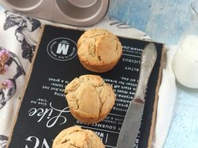 8出炉脱模放凉。