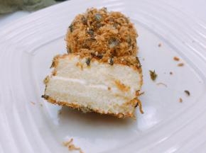 来一杯咖啡或者茶，配上肉松小贝，下午茶最佳搭配，幸福感十足