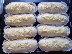 表面撒马苏里拉芝士