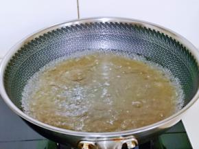 再下入泡软的粉，煮熟即可。