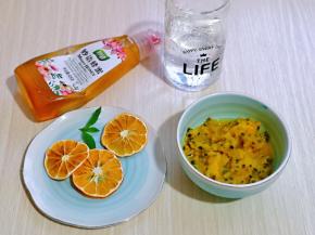 准备好其它食材，我用的是柠檬片，选用新鲜的柠檬也可以。