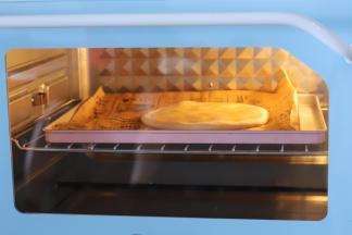 烤箱预热190度，上下火中层，烘烤时间为13分钟。