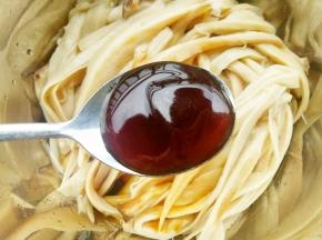 一勺蚝油。