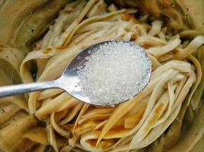 一勺白糖。