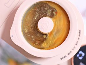 豆浆机开始搅打。