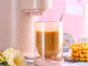 10分钟后，一杯香浓的红枣枸杞豆浆就做好啦。