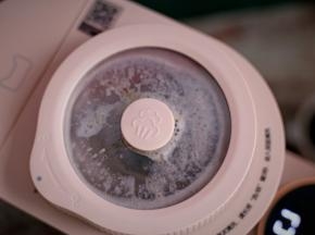 豆浆机开始搅打。