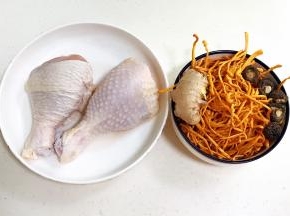 准备好需要的食材。