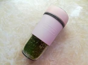 加100克的水放入东菱果汁杯中打成黄瓜汁