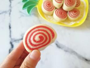 小家伙准备开吃啦！