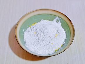 再加入低筋面粉。