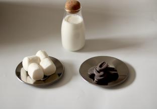 准备配方中的所有食材，食材配比调节见TIPS。