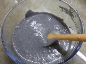 翻拌好的面糊是非常细腻光滑的。