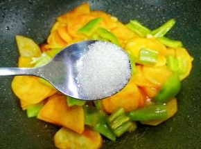 加小勺白糖。
