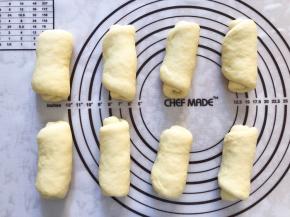 全部做好以后，再次盖上保鲜膜松弛15分钟