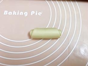 再从上往下卷起，依次做完全部醒发10分钟