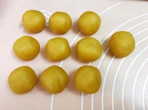 我用的金沙榴莲馅，分为25克一个
