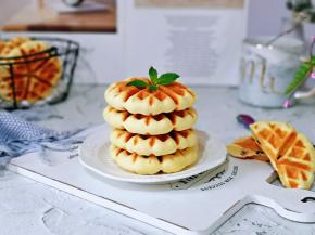 一口气吃了三个。