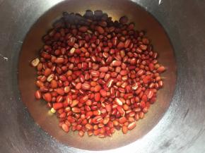 红豆浸泡4小时以上；