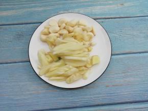 仔姜洗干净切成片儿