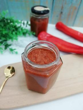 然后装入玻璃瓶中