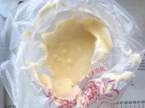 将面糊装入裱花袋