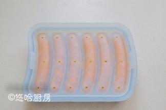 这个分量可以装3份模具。盖上模具的盖子。