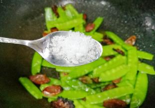 加盐。加鸡精。